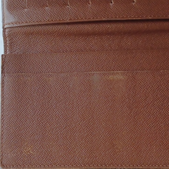 ✨️LOUIS VUITTON PORTE CARTES YEN MONOGRAM BI-FOLD WALLET - Picture 5 of 15